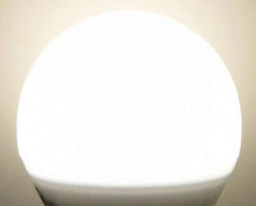 LED žárovka E27 denní bílá