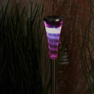 Venkovní solární lampička ve tvaru květiny