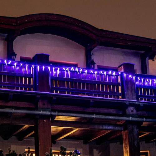 Svítící LED rampouchy pro vánoční ozdobení balkonu
